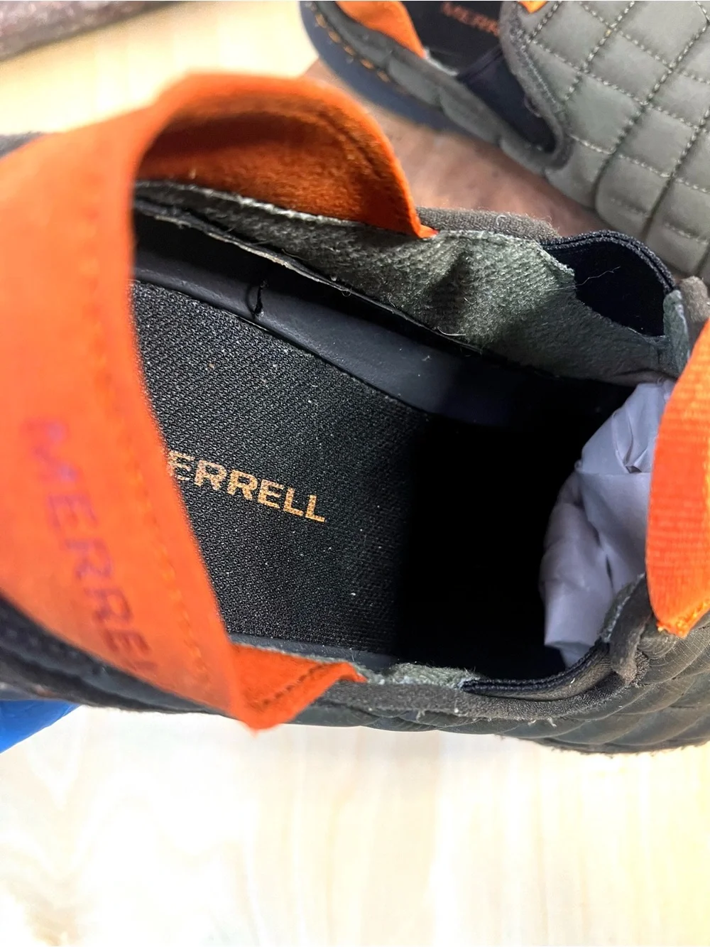 Merrell Men's Hut Moc slippers in quilted Olive Nylon Size 10